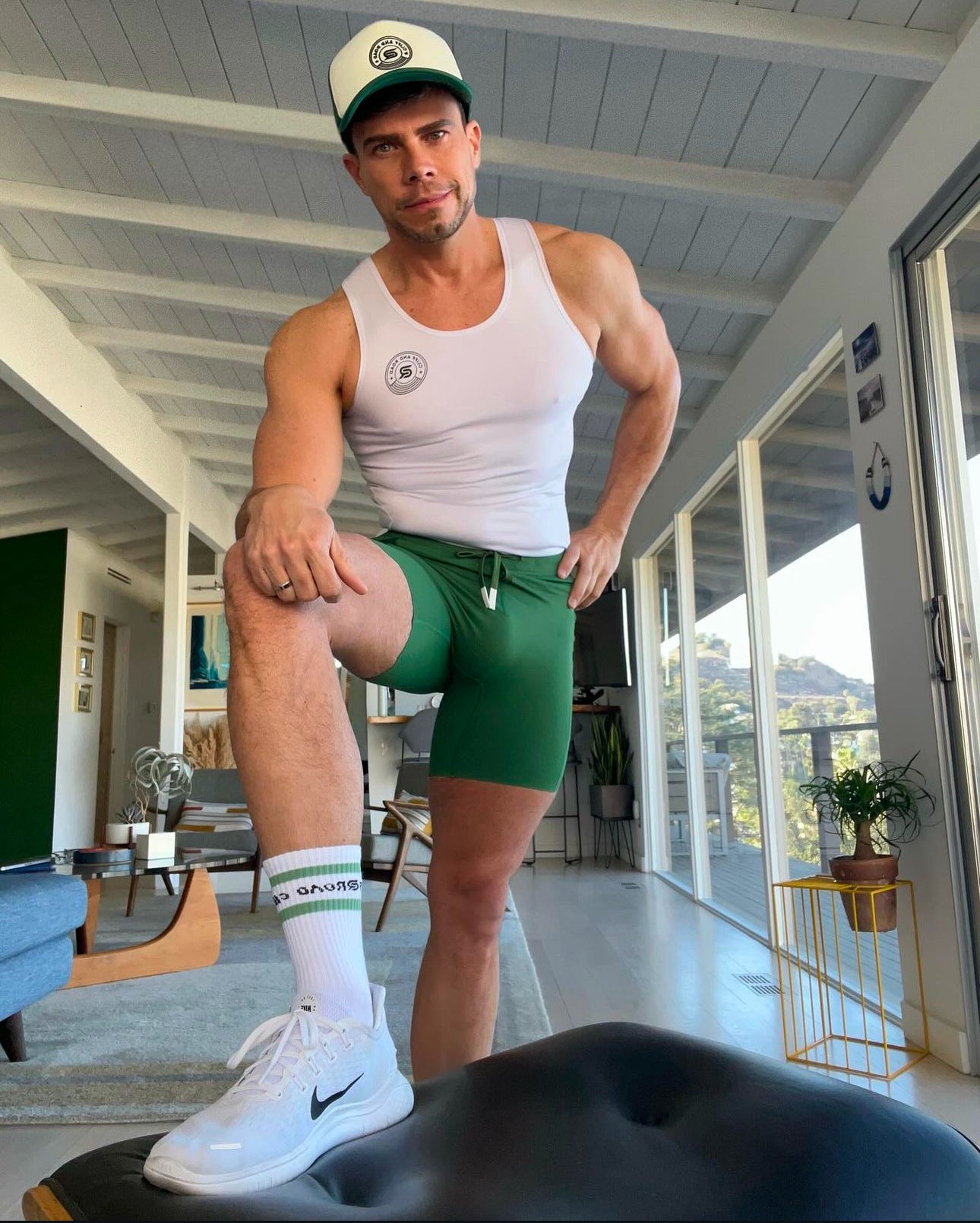 The Johnson Cap in the color Verde