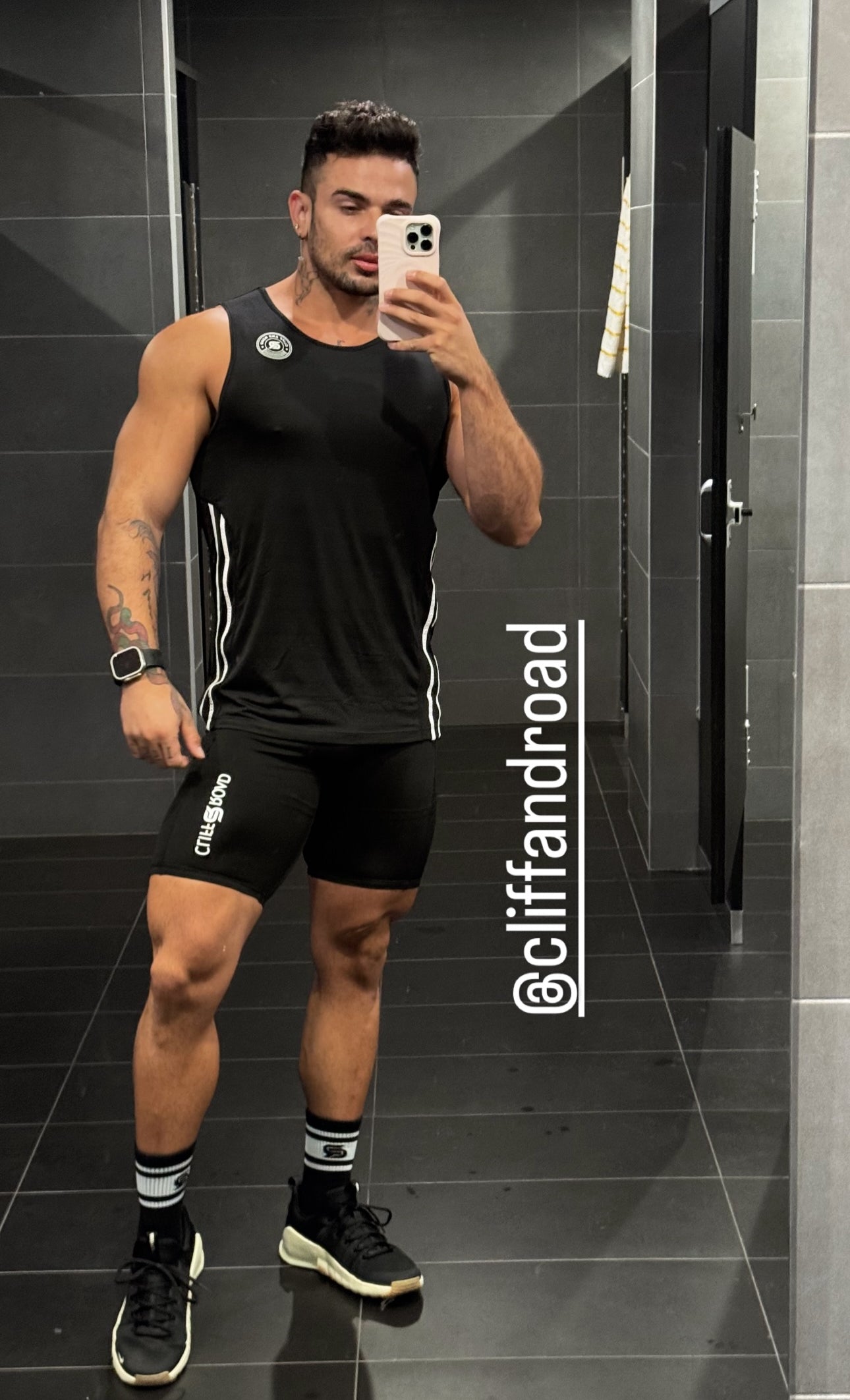 El Sierra Tank in Noche – Men’s Relaxed Fit Black Workout Tank Top